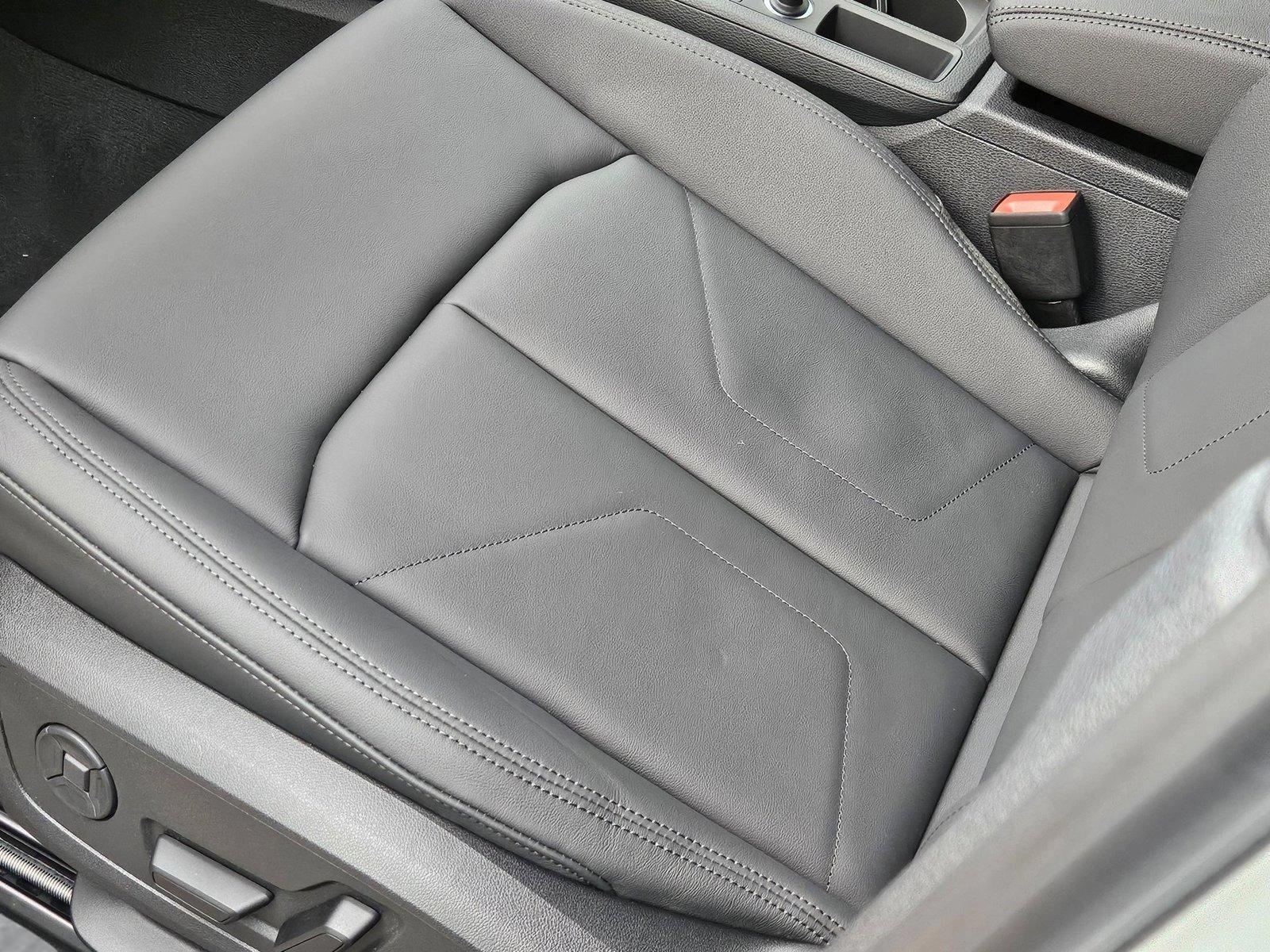 2025 Audi Q3 45 TFSI S line Premium photo 4