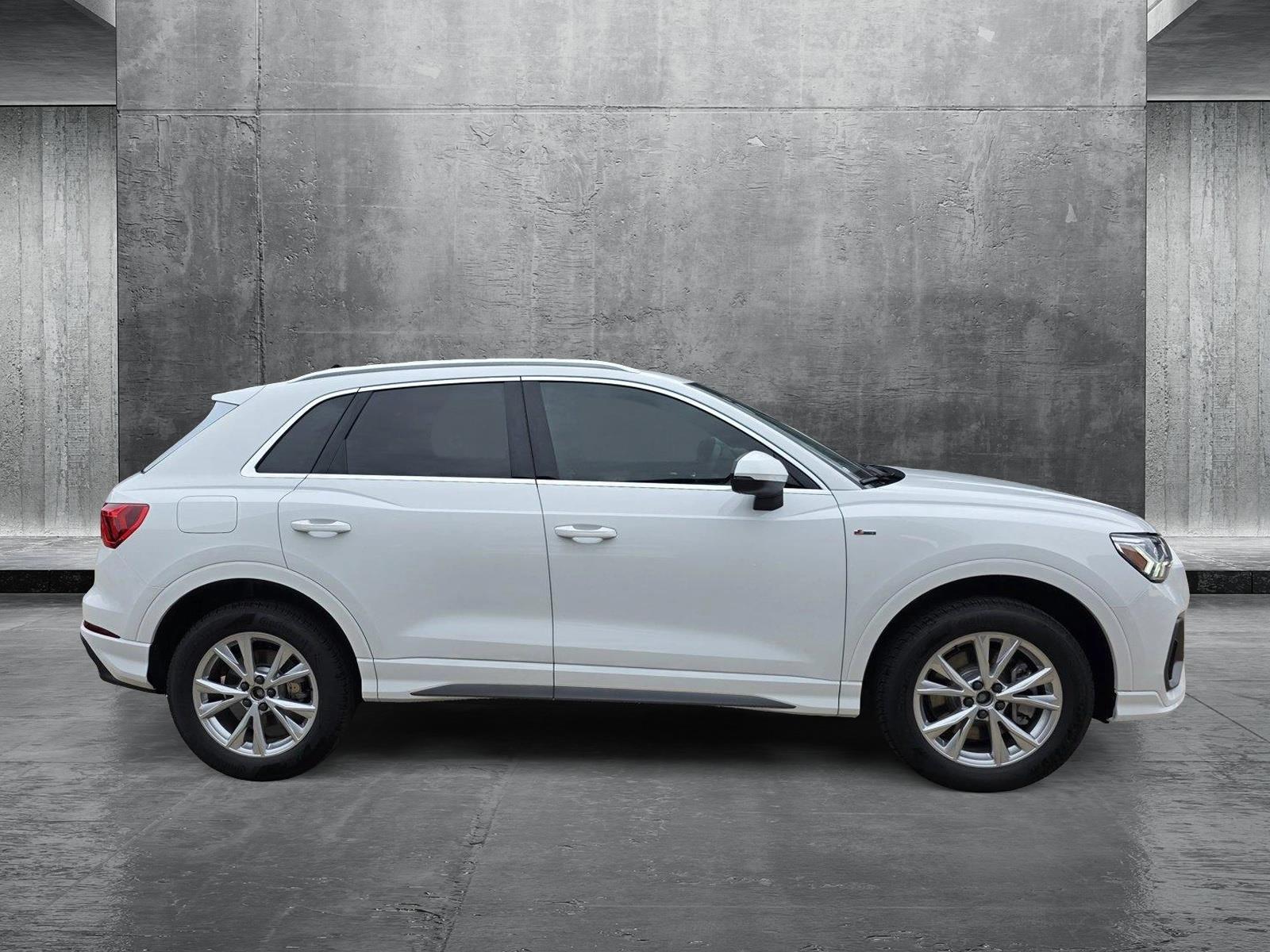 2025 Audi Q3 45 TFSI S line Premium photo 4