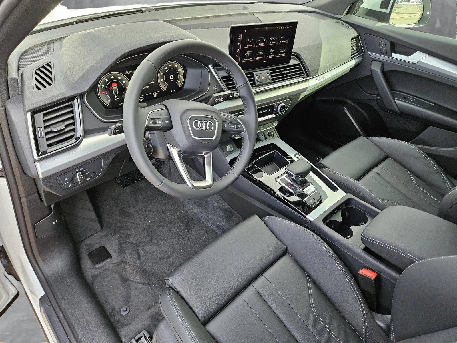 2025 Audi Q5 45 S line Premium photo 3