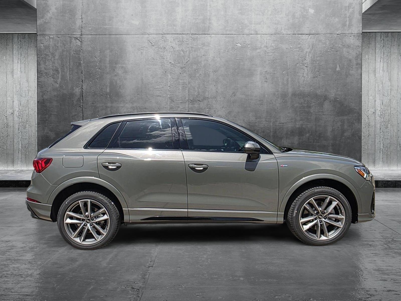 2025 Audi Q3 45 TFSI S line Premium photo 4