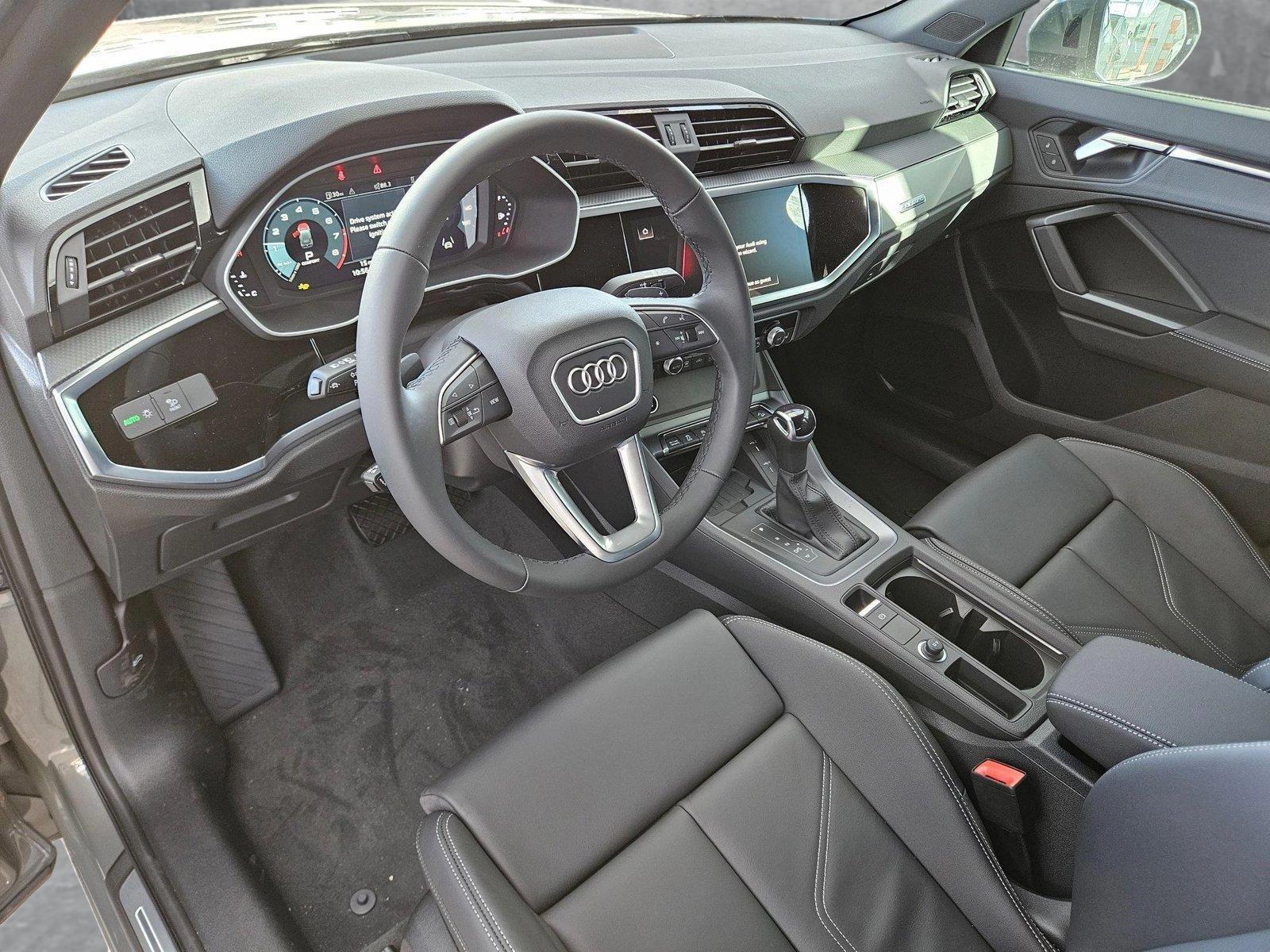 2025 Audi Q3 45 TFSI S line Premium photo 3