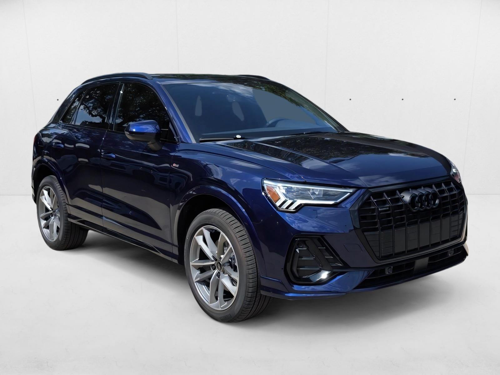 2025 Audi Q3 45 TFSI S line Premium photo 3