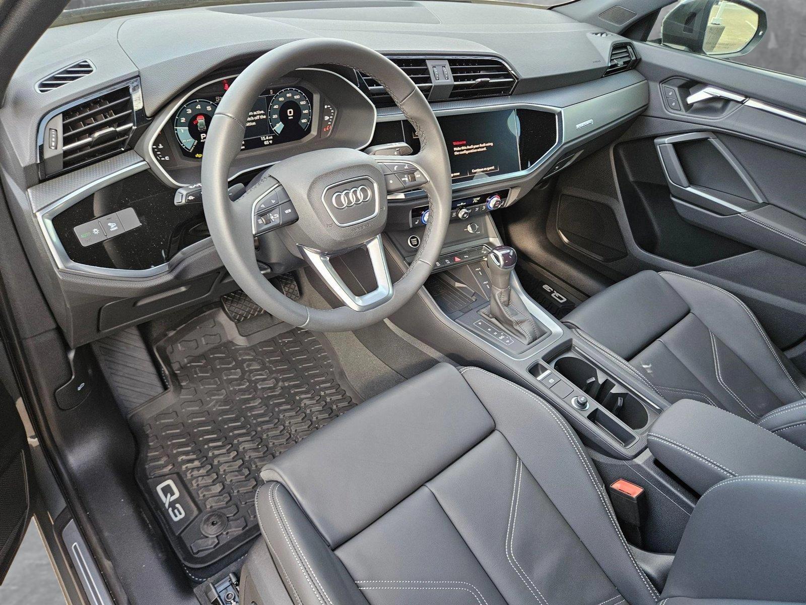 2025 Audi Q3 45 TFSI S line Premium photo 3