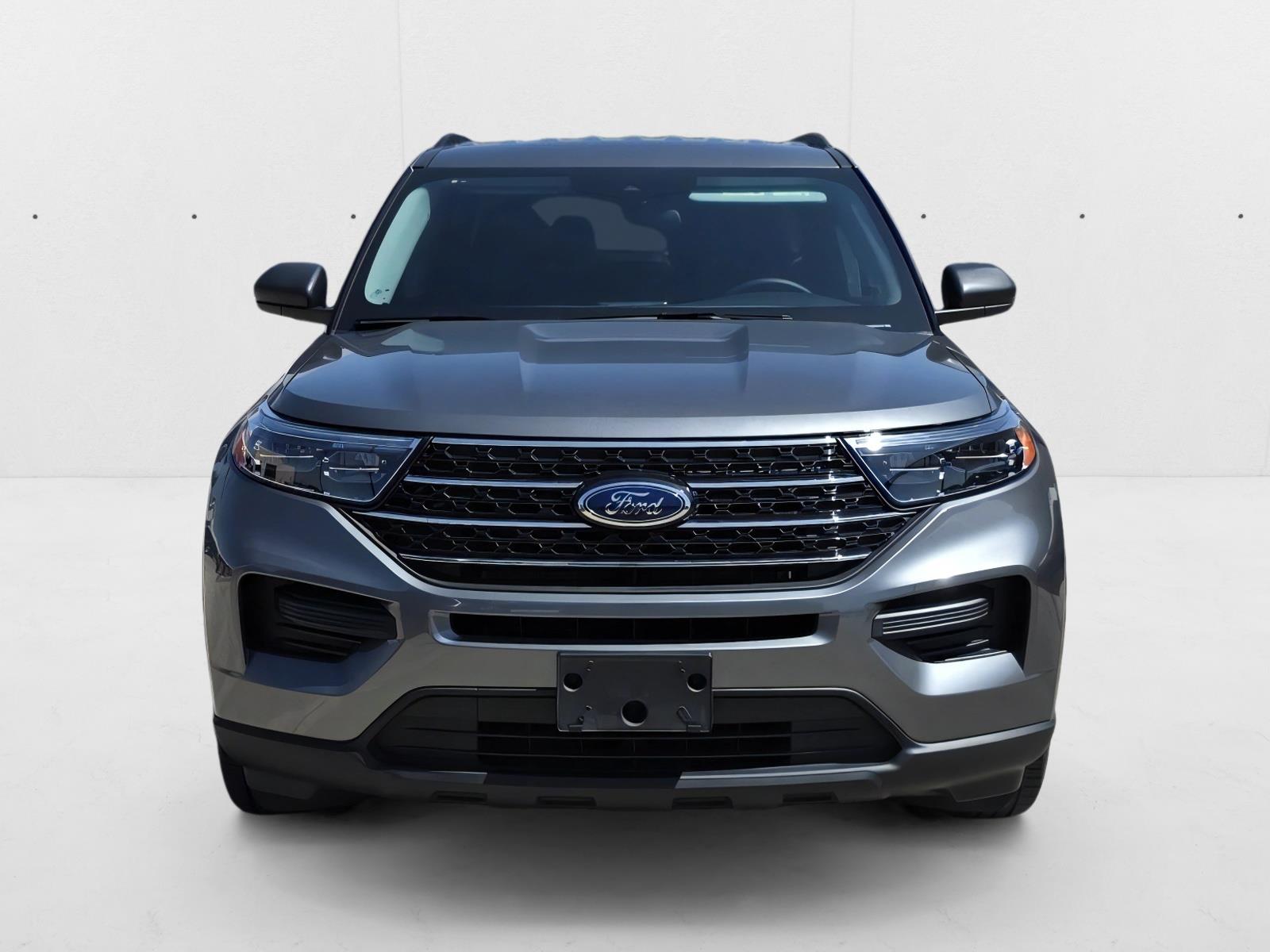 2024 Ford Explorer XLT photo 2