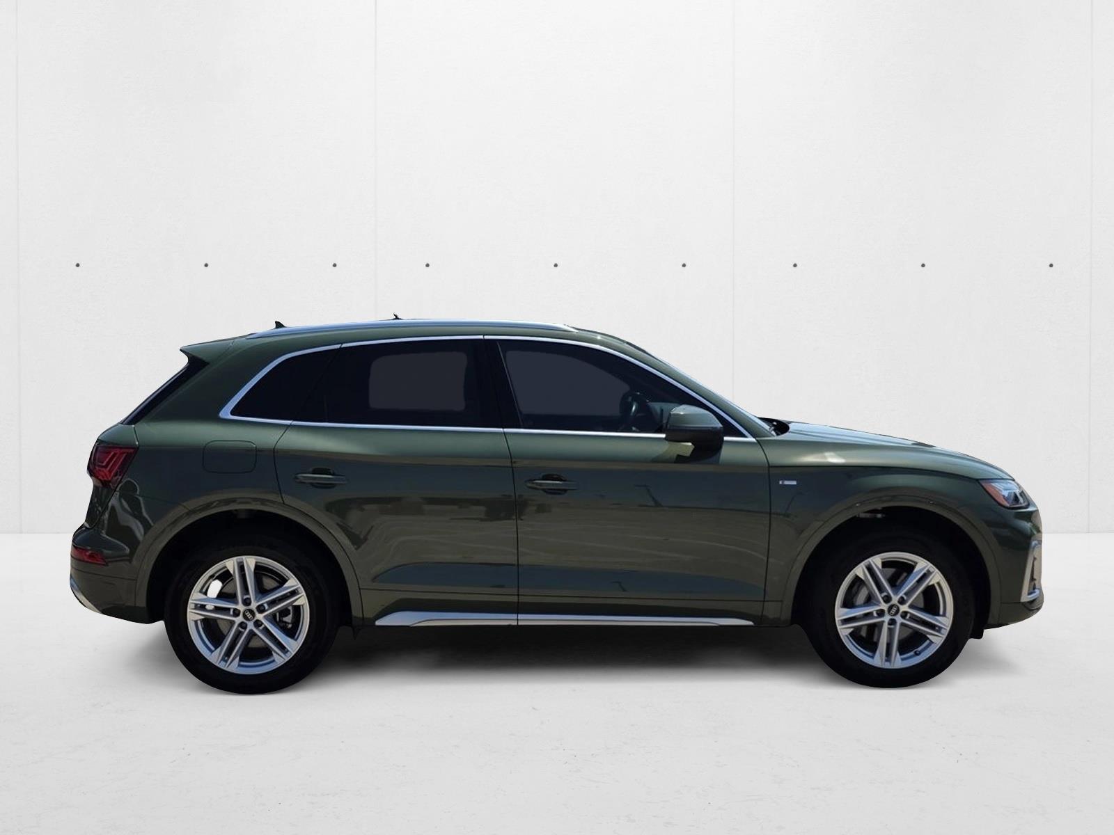 2022 Audi Q5 S line Premium photo 2