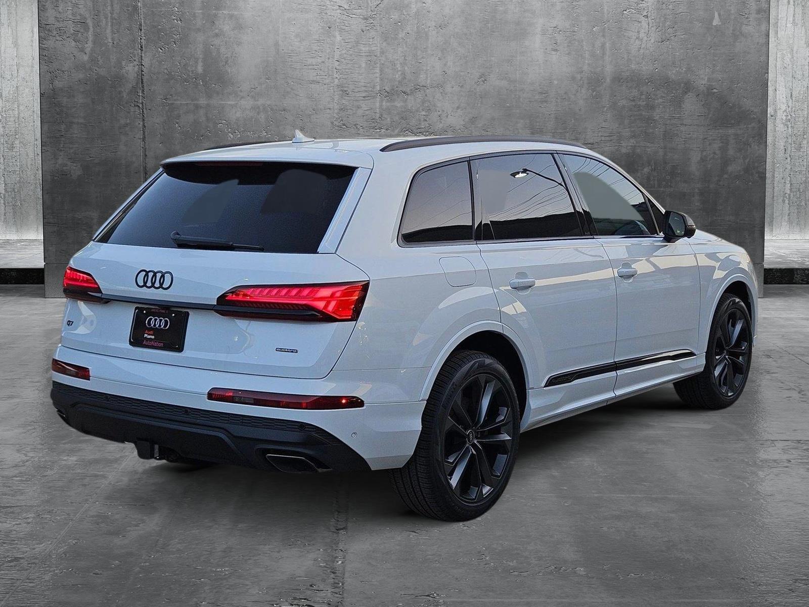 2025 Audi Q7 55 Premium Plus photo 2