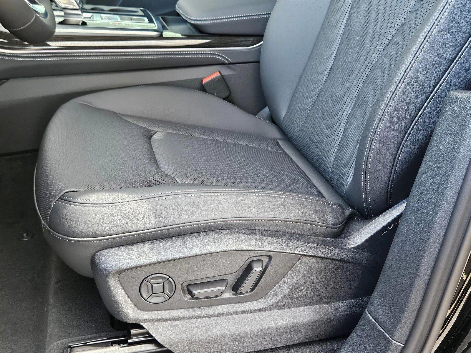 2025 Audi Q7 55 Premium Plus photo 4
