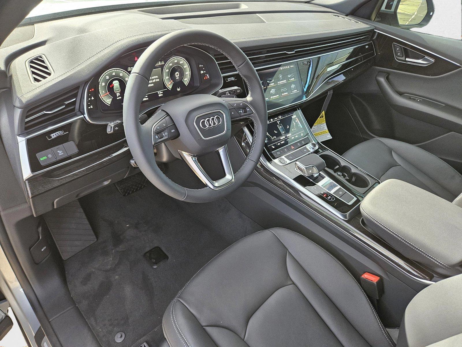 2025 Audi Q8 55 Premium photo 3