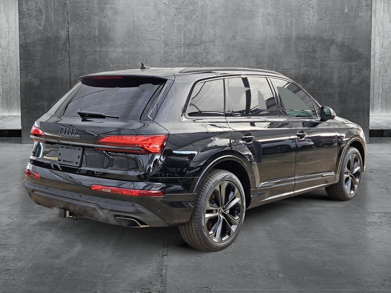 2025 Audi Q7 55 Premium Plus photo 2