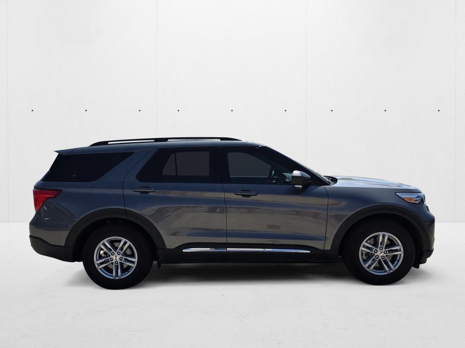 2024 Ford Explorer XLT photo 4