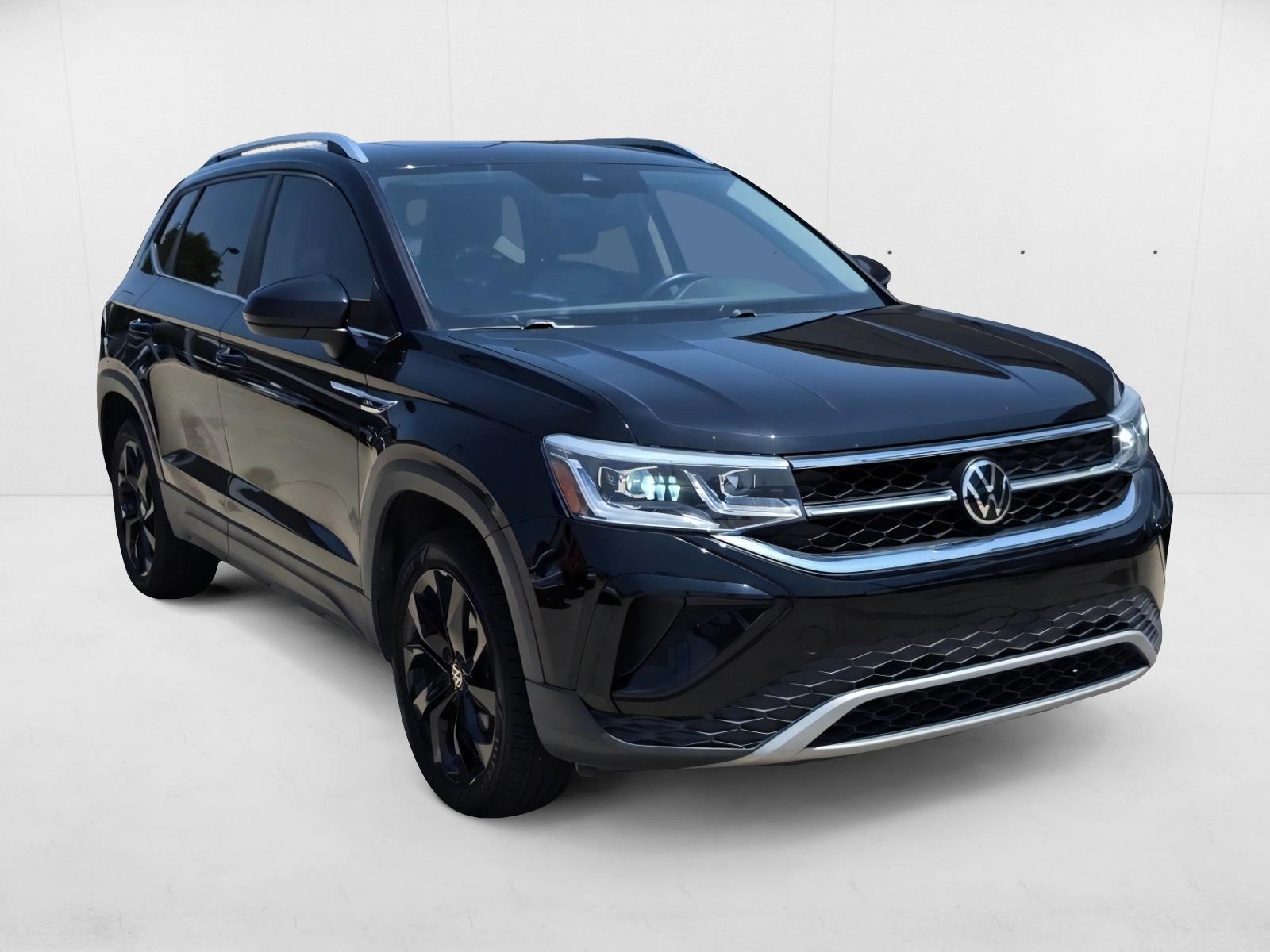 2022 Volkswagen Taos SEL photo 3