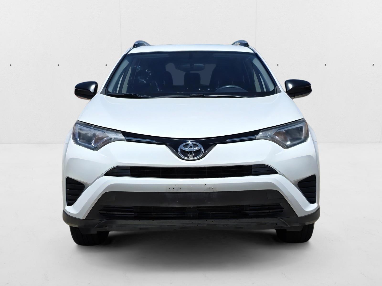2016 Toyota RAV4 LE photo 2