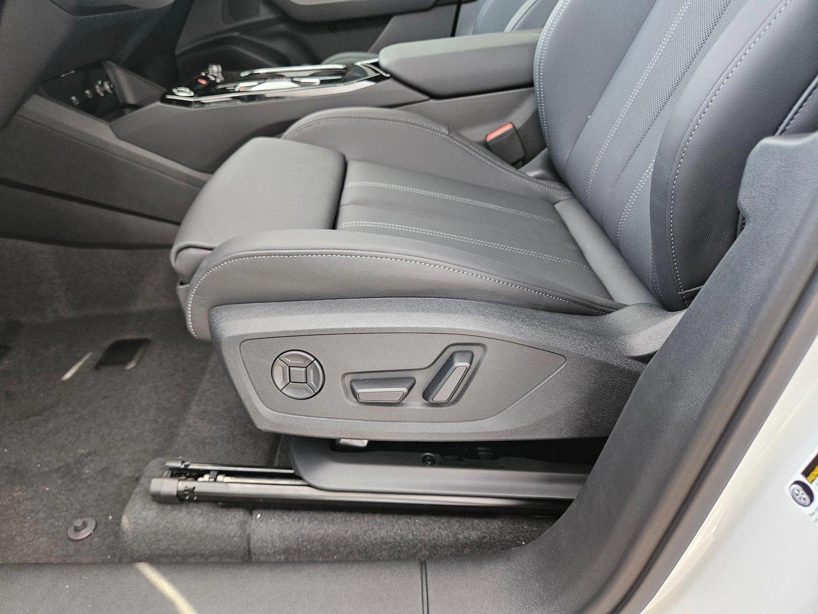 2025 Audi Q6 E-tron Premium Plus photo 4