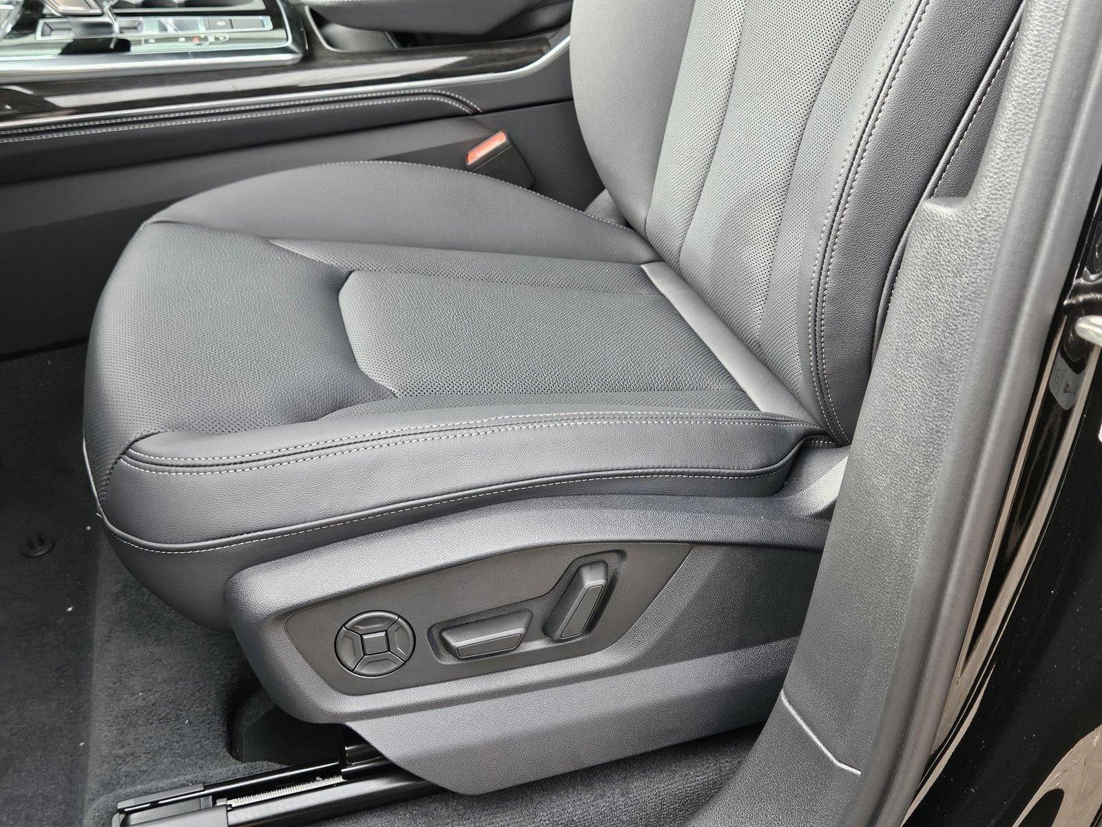 2025 Audi Q7 55 Premium Plus photo 4