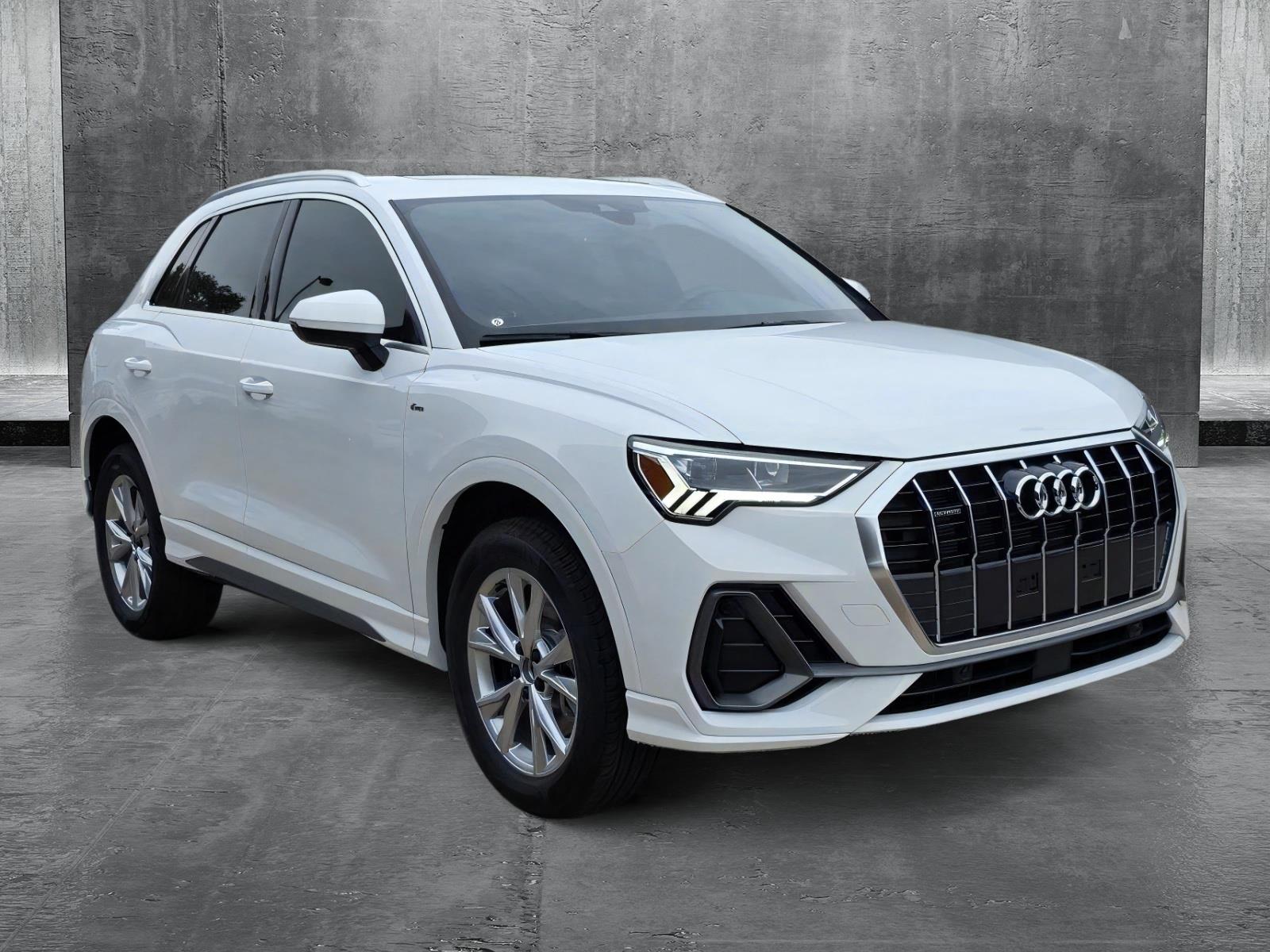 2025 Audi Q3 45 TFSI S line Premium photo 3