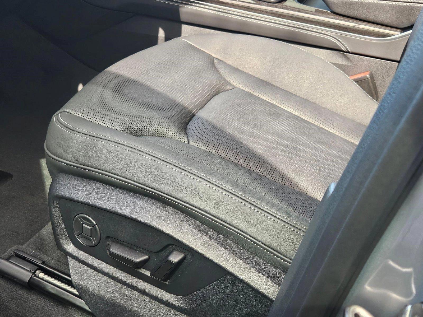 2025 Audi Q7 55 Premium Plus photo 4