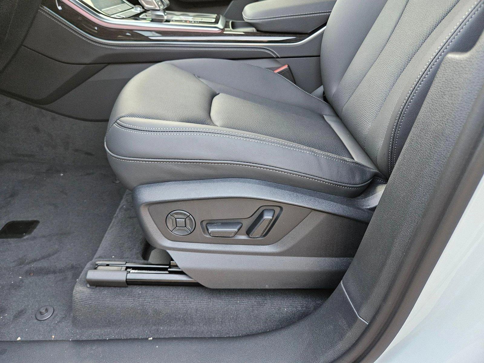 2025 Audi Q7 55 Premium Plus photo 4