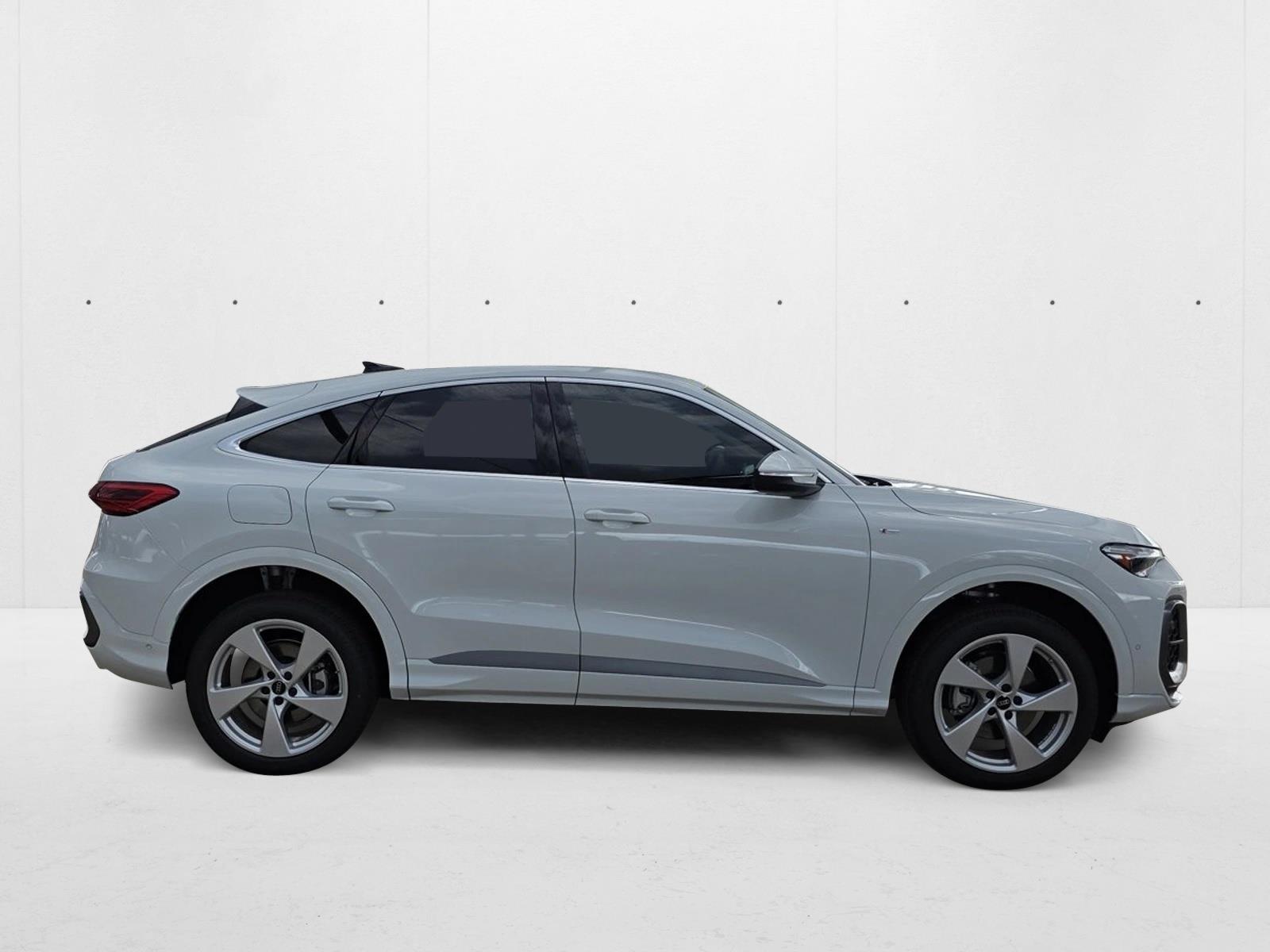 2025 Audi Q5 2.0T Premium Plus photo 4