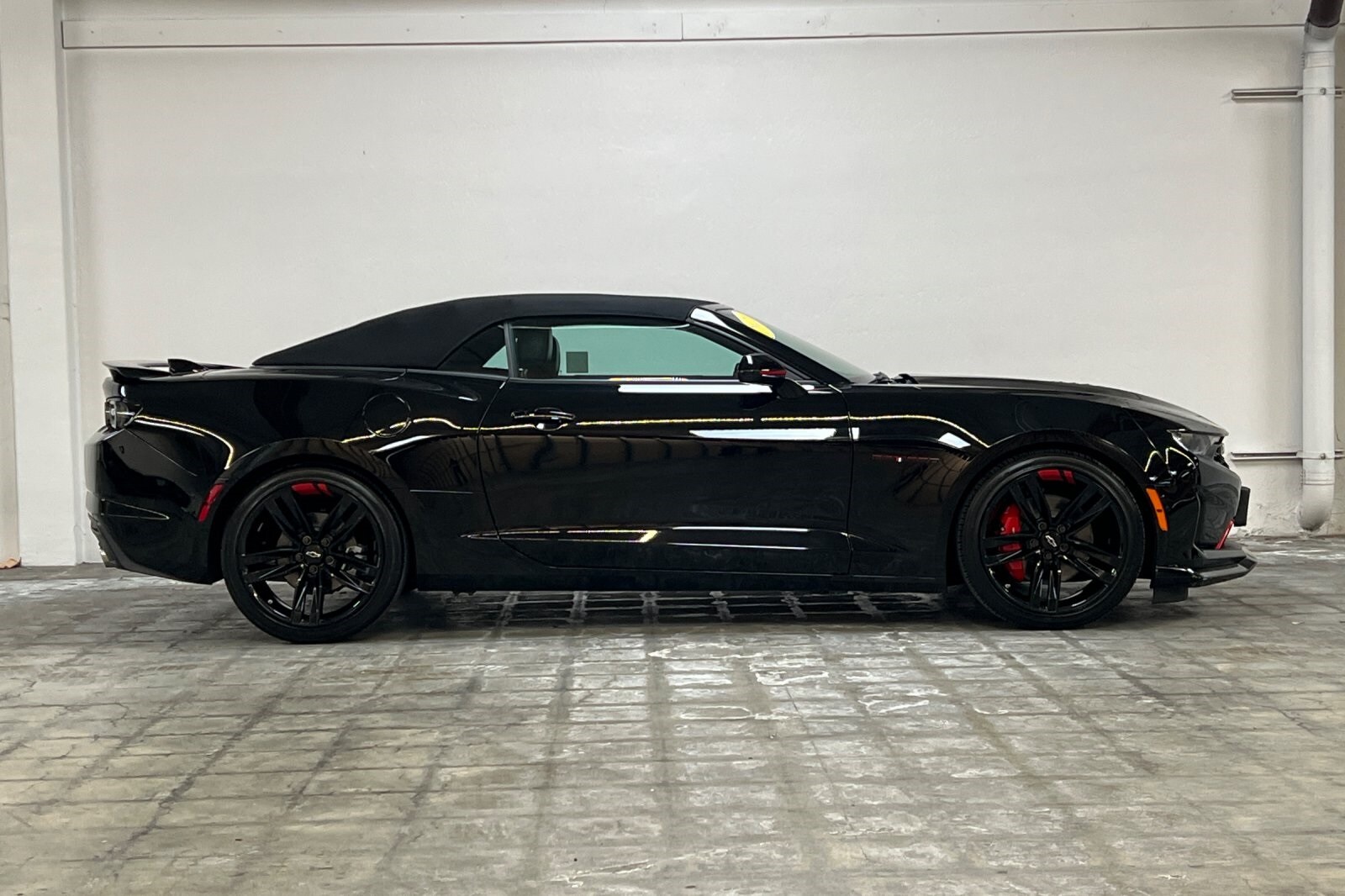 2023 Chevrolet Camaro LT1 photo 2