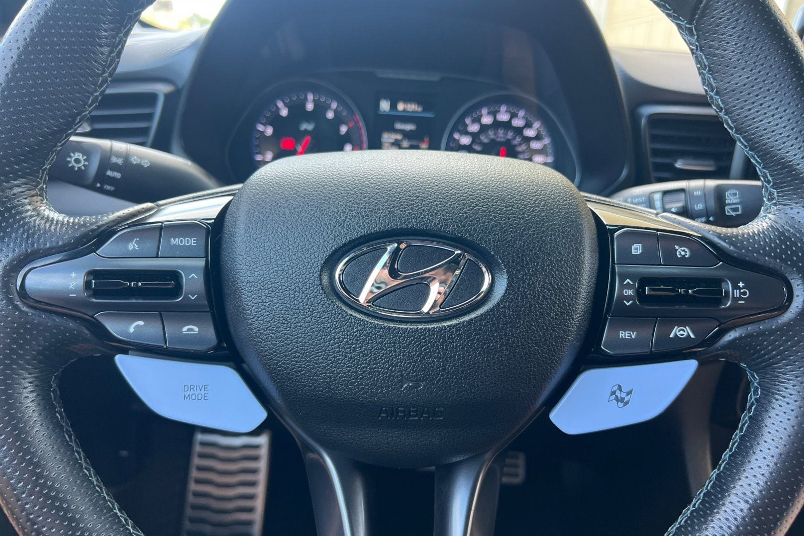 2022 Hyundai Veloster N - Photo 23
