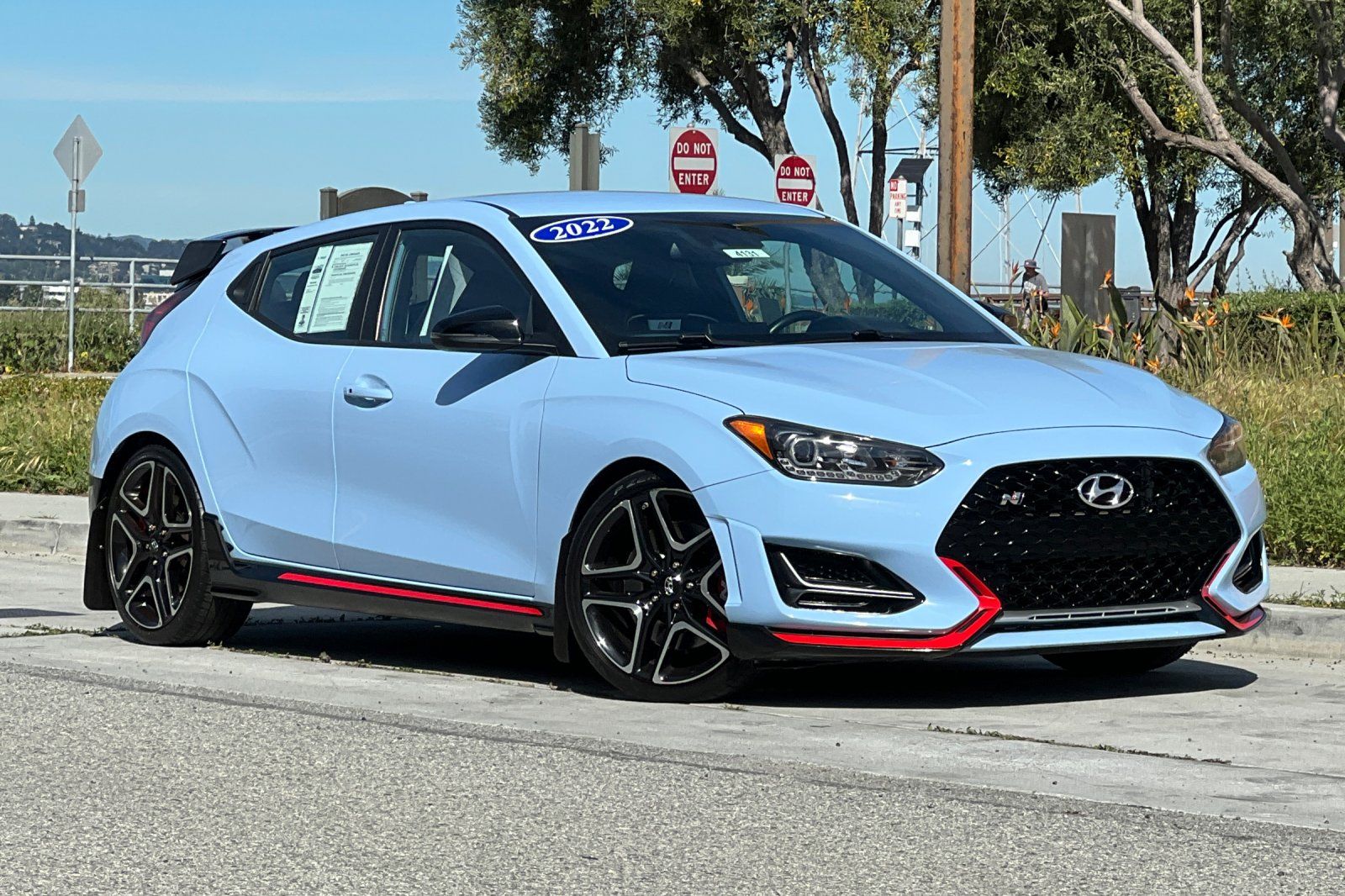 2022 Hyundai Veloster N - Photo 2