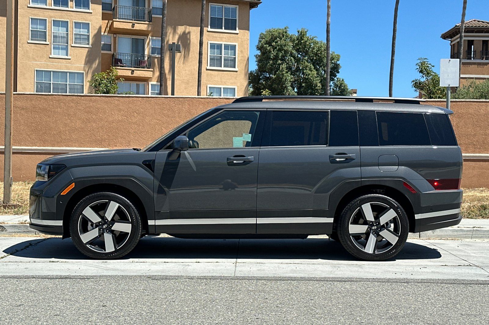2026 Hyundai Santa Fe Limited - Photo 7