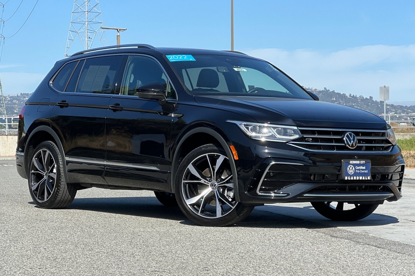 2022 Volkswagen Tiguan SEL Premium R-Line photo 2