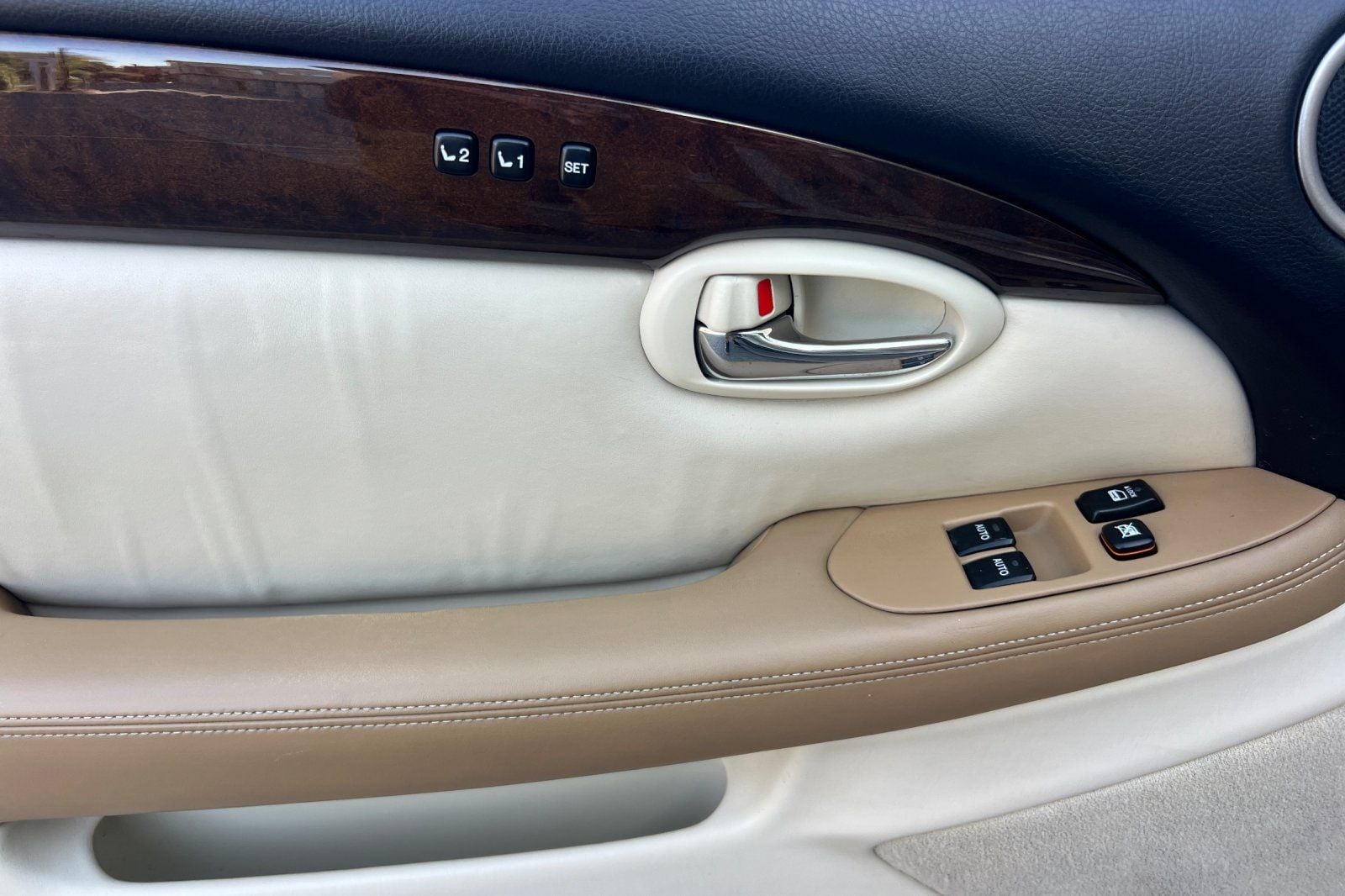 2008 Lexus SC 430 - Photo 12