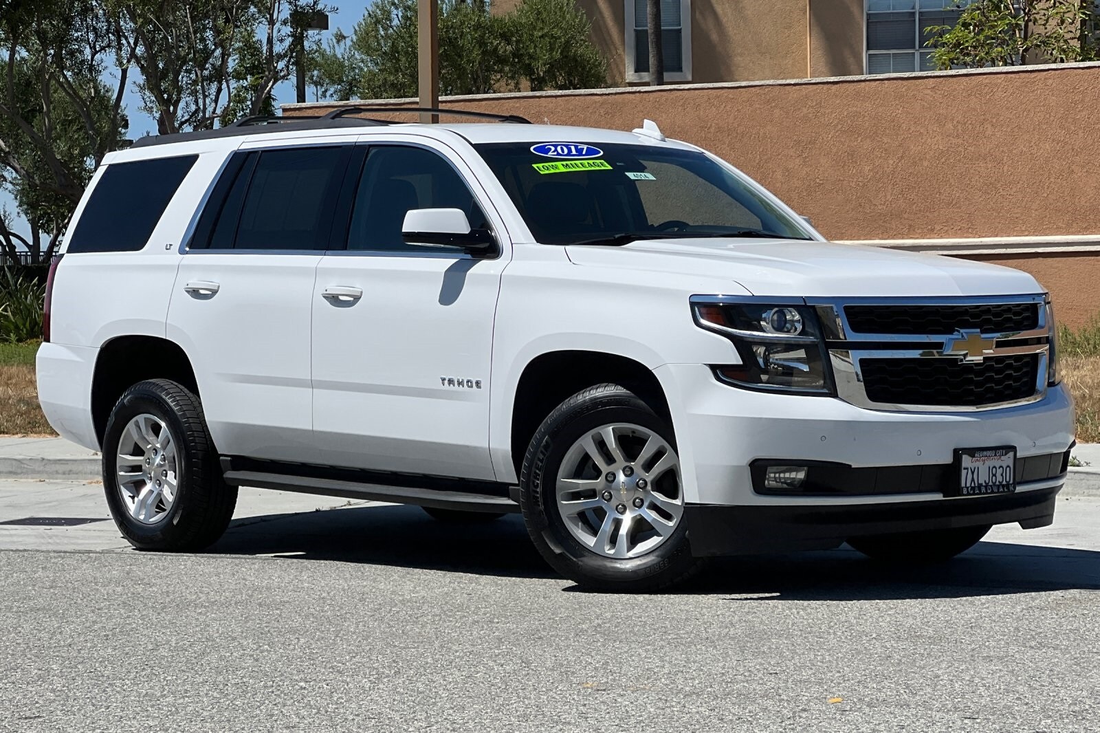 2017 Chevrolet Tahoe LT photo 2