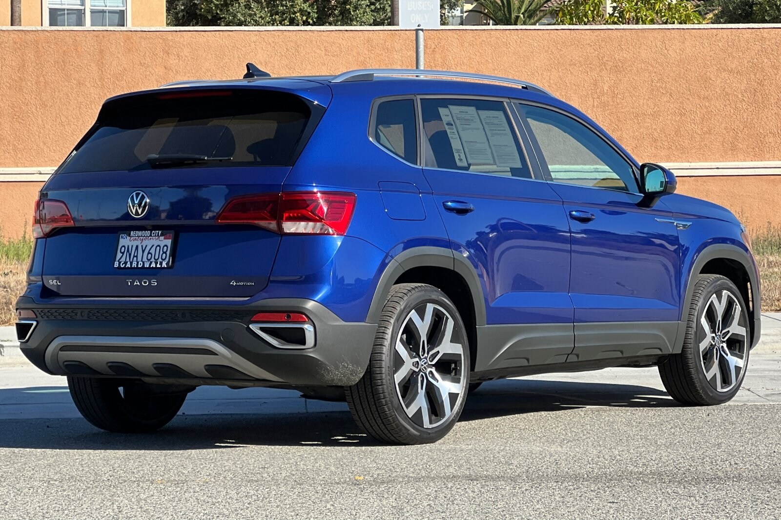 2022 Volkswagen Taos SEL photo 4