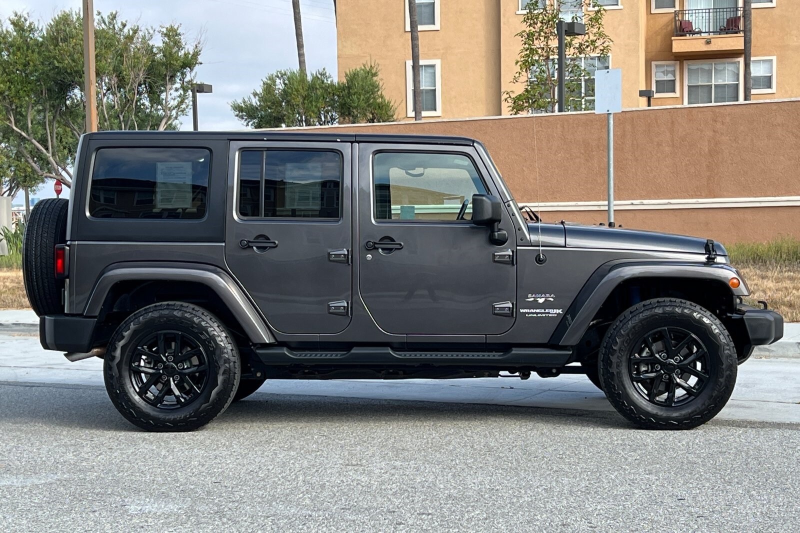 2018 Jeep Wrangler Unlimited Sahara photo 3