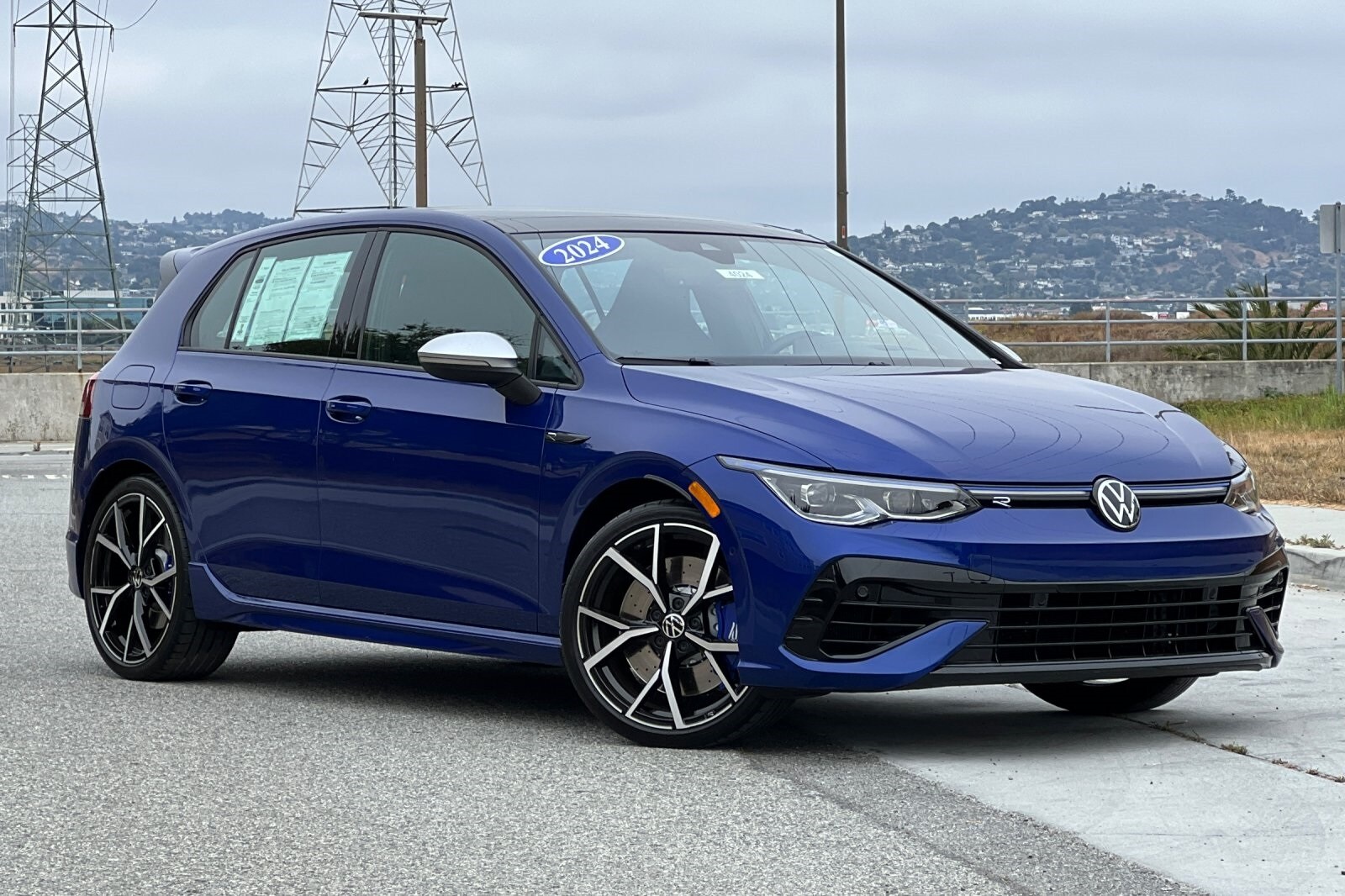 2024 Volkswagen Golf R photo 2