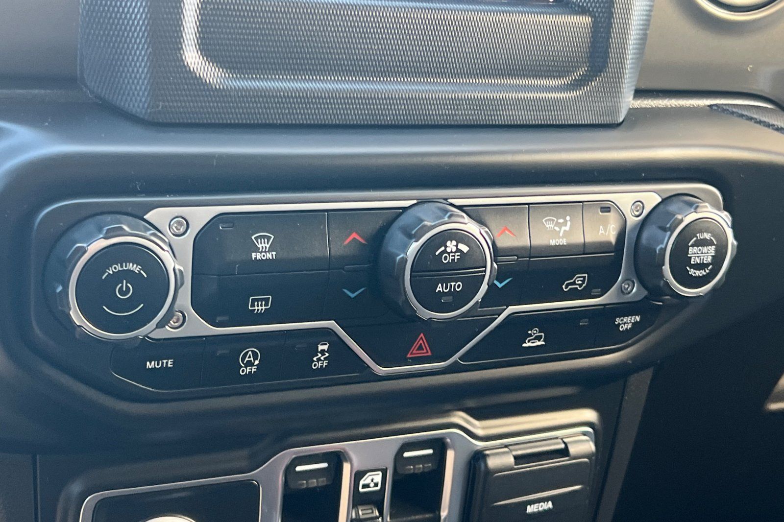 2023 Jeep Gladiator WILLYS - Photo 19
