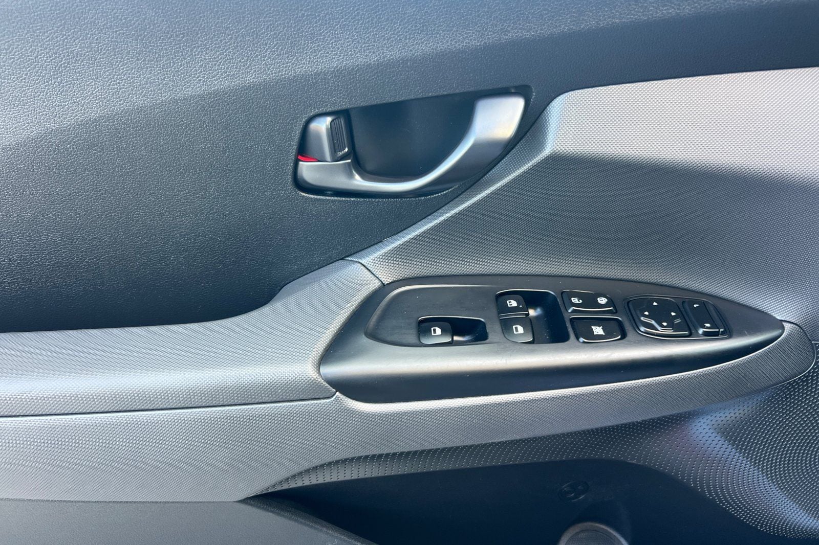 2022 Hyundai Veloster N - Photo 11