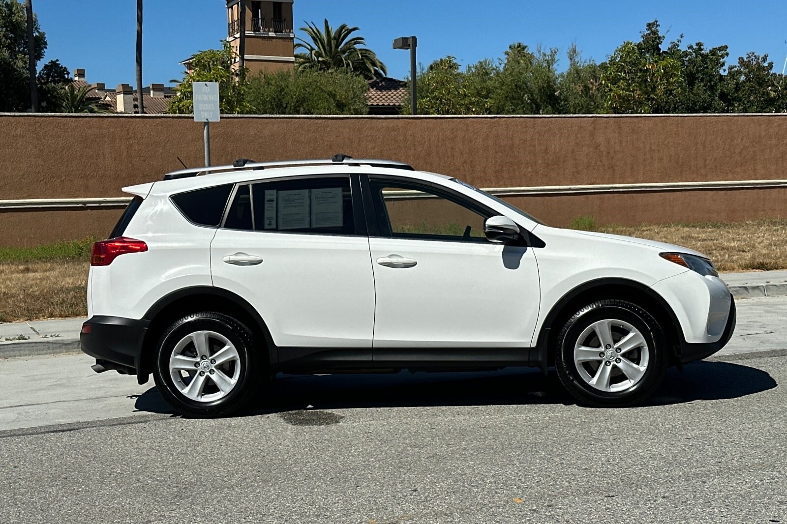 2013 Toyota RAV4 XLE photo 3