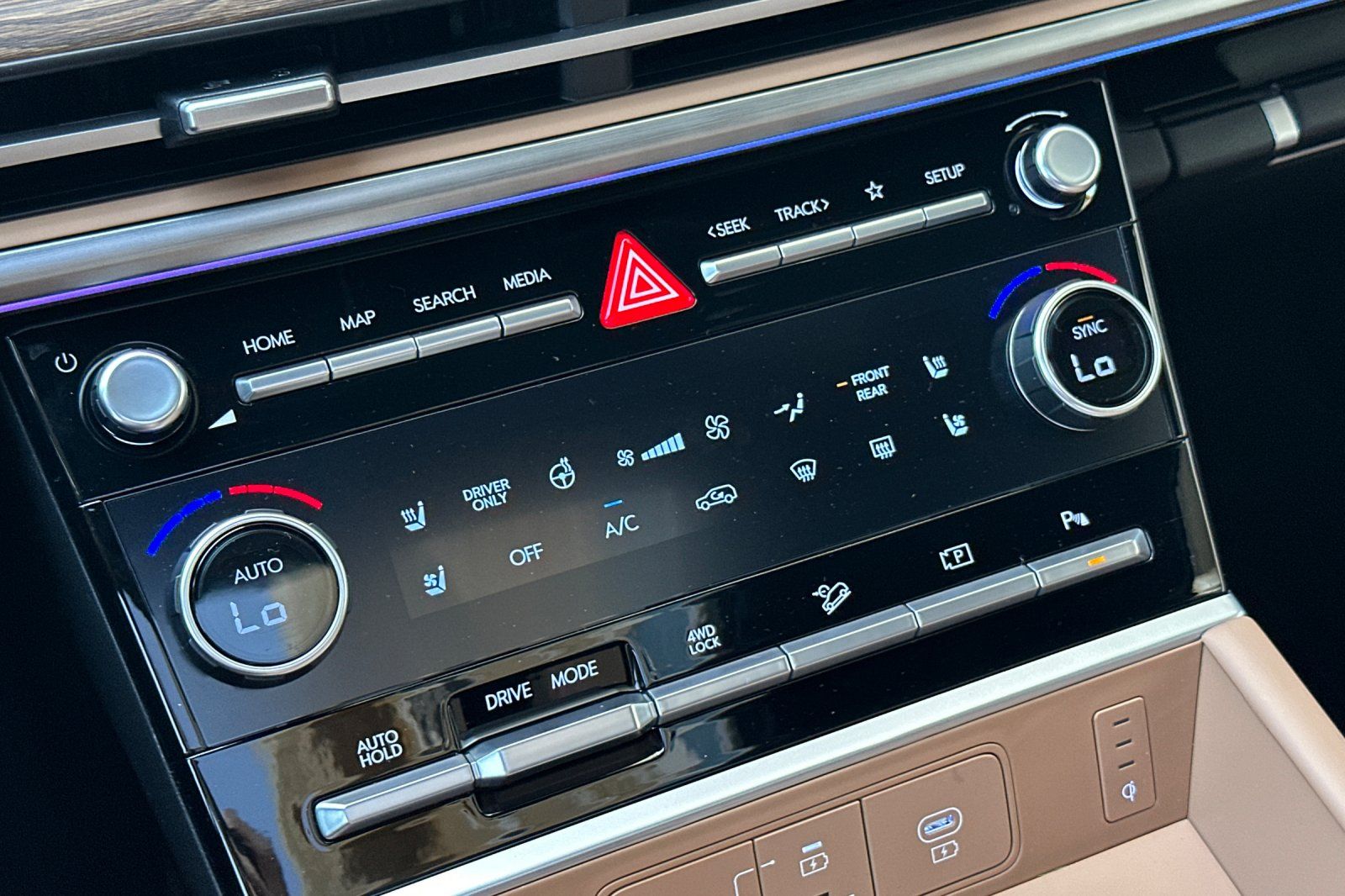 2026 Hyundai Santa Fe Limited - Photo 20