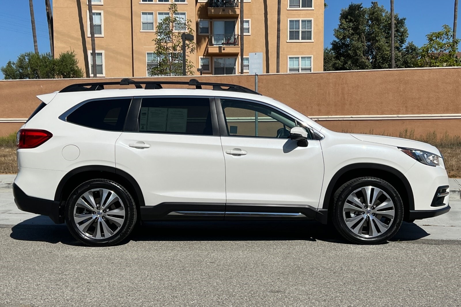 2021 Subaru Ascent Limited photo 3
