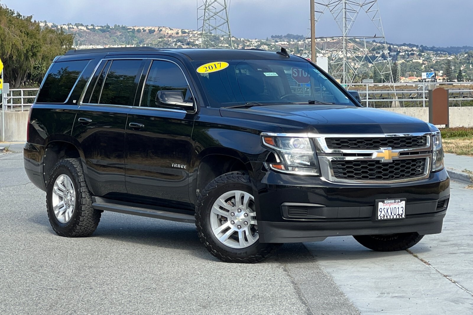 2017 Chevrolet Tahoe LT photo 2