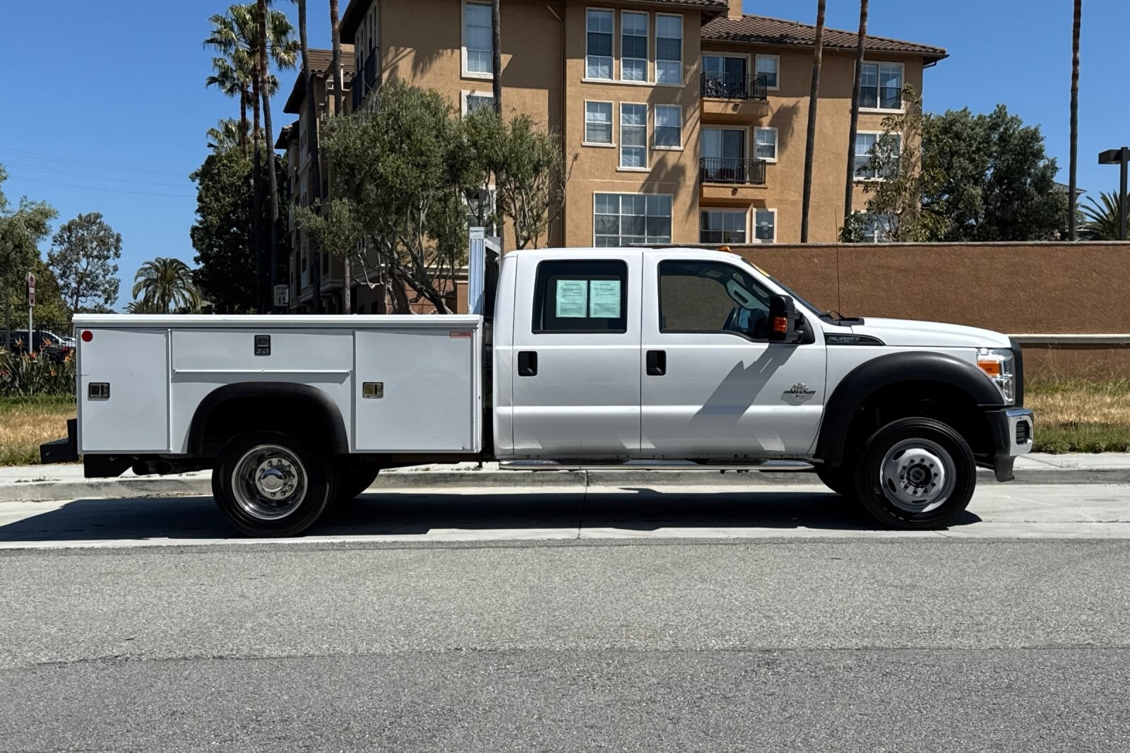 2016 Ford F-450 XLT photo 3