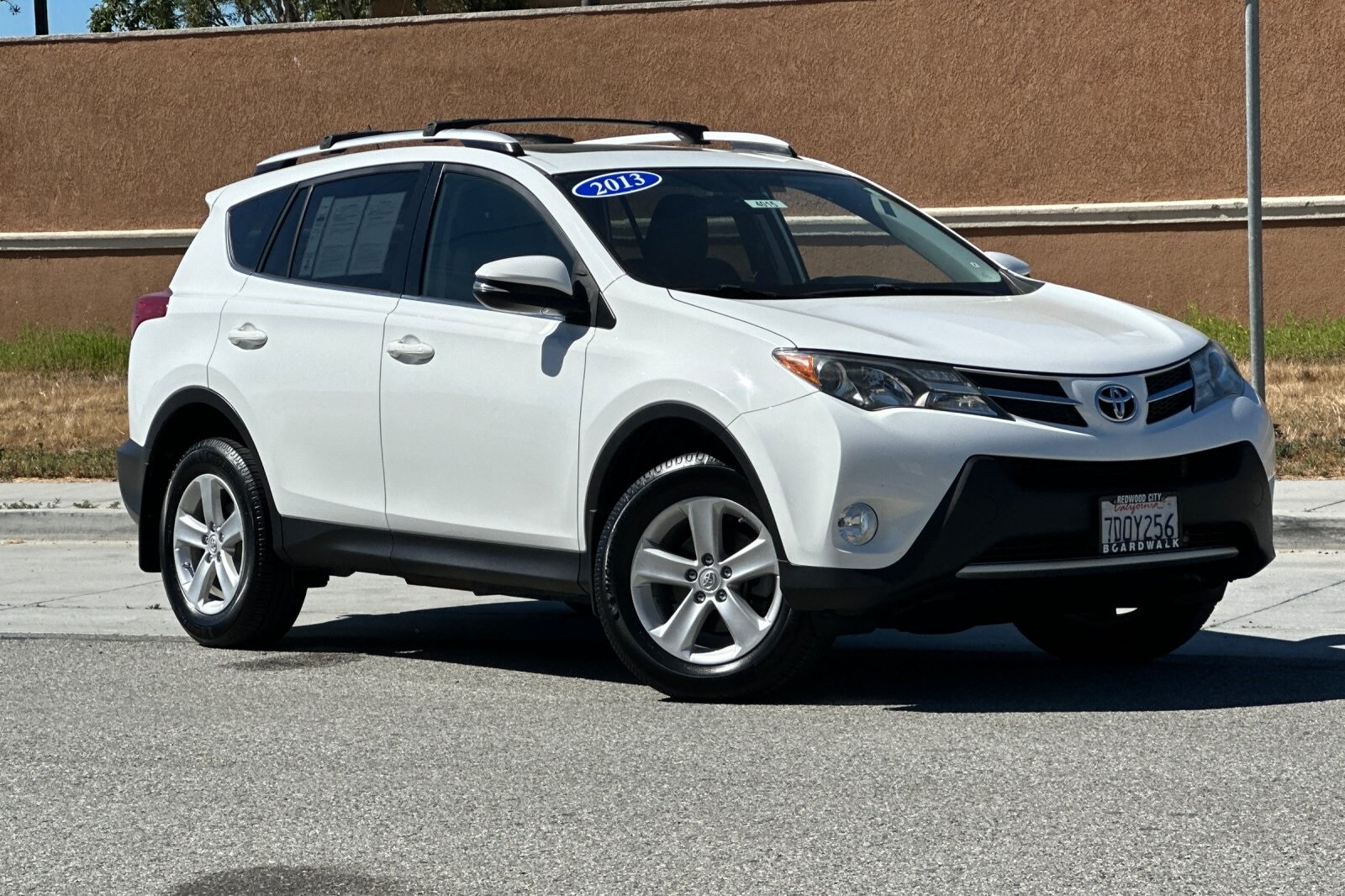 2013 Toyota RAV4 XLE photo 2