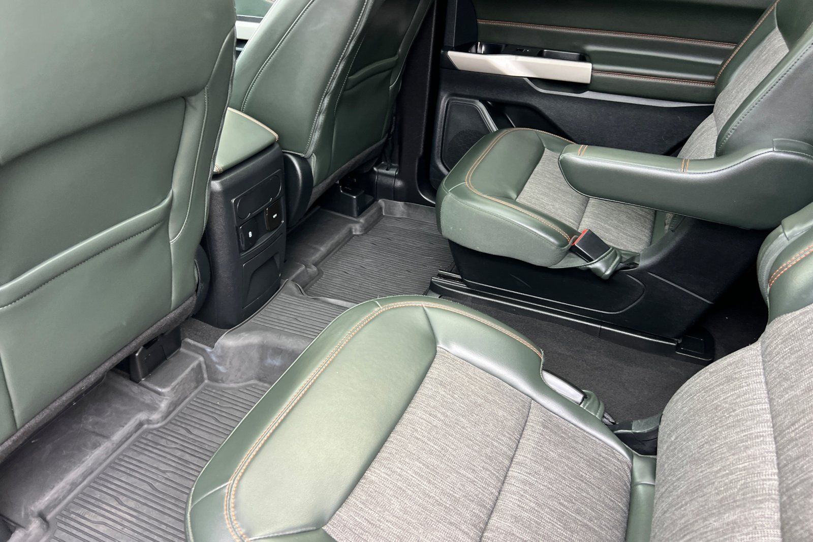 2022 Ford Explorer TIMBERLINE - Photo 12