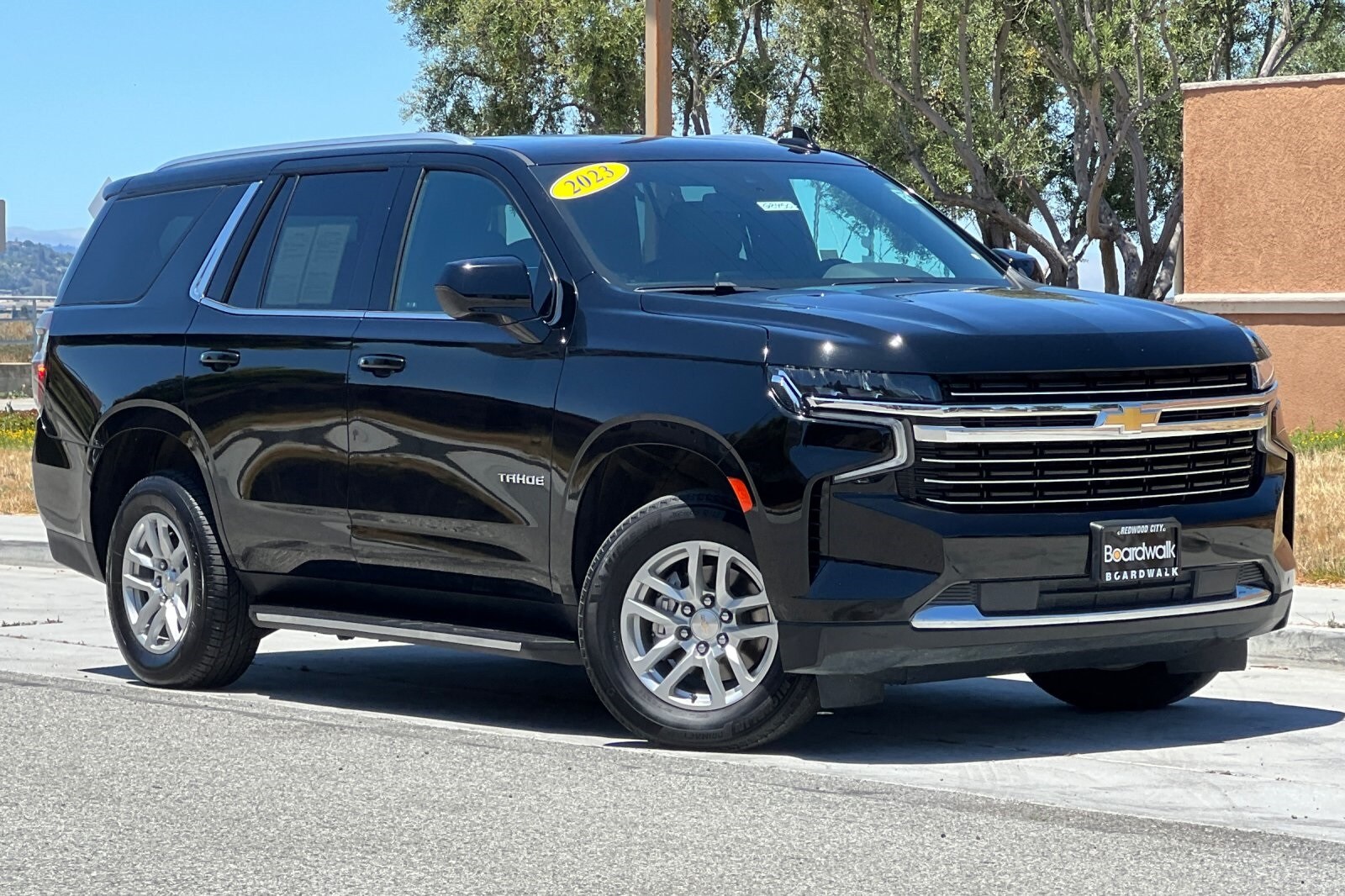 2023 Chevrolet Tahoe LT photo 2