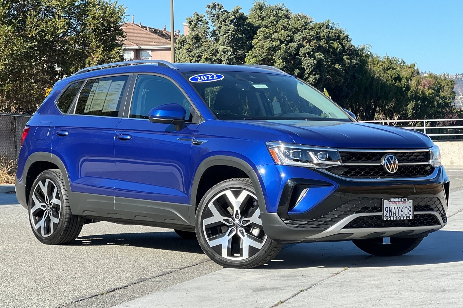 2022 Volkswagen Taos SEL photo 2