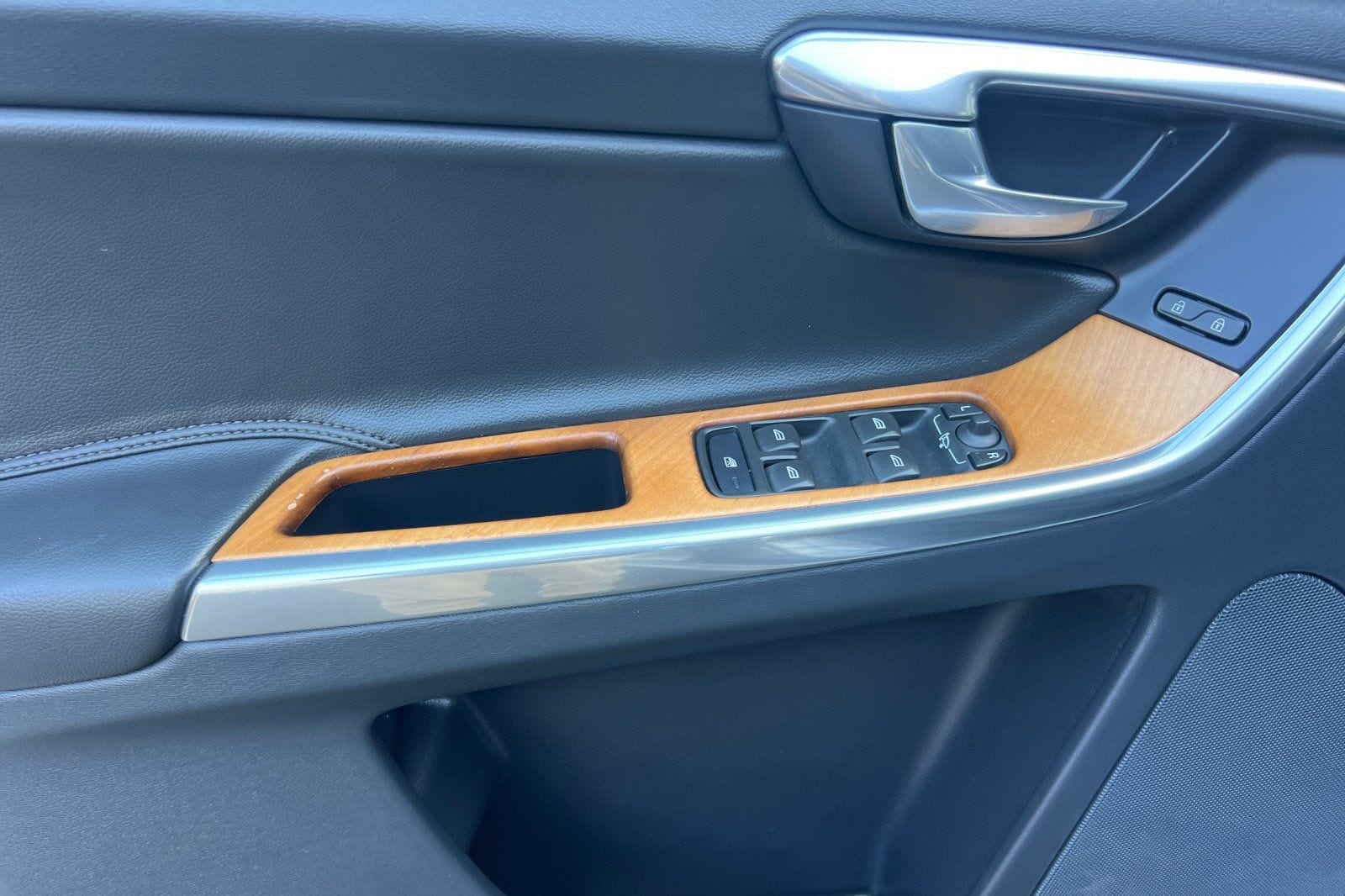 2017 Volvo XC60 T5 Inscription - Photo 10