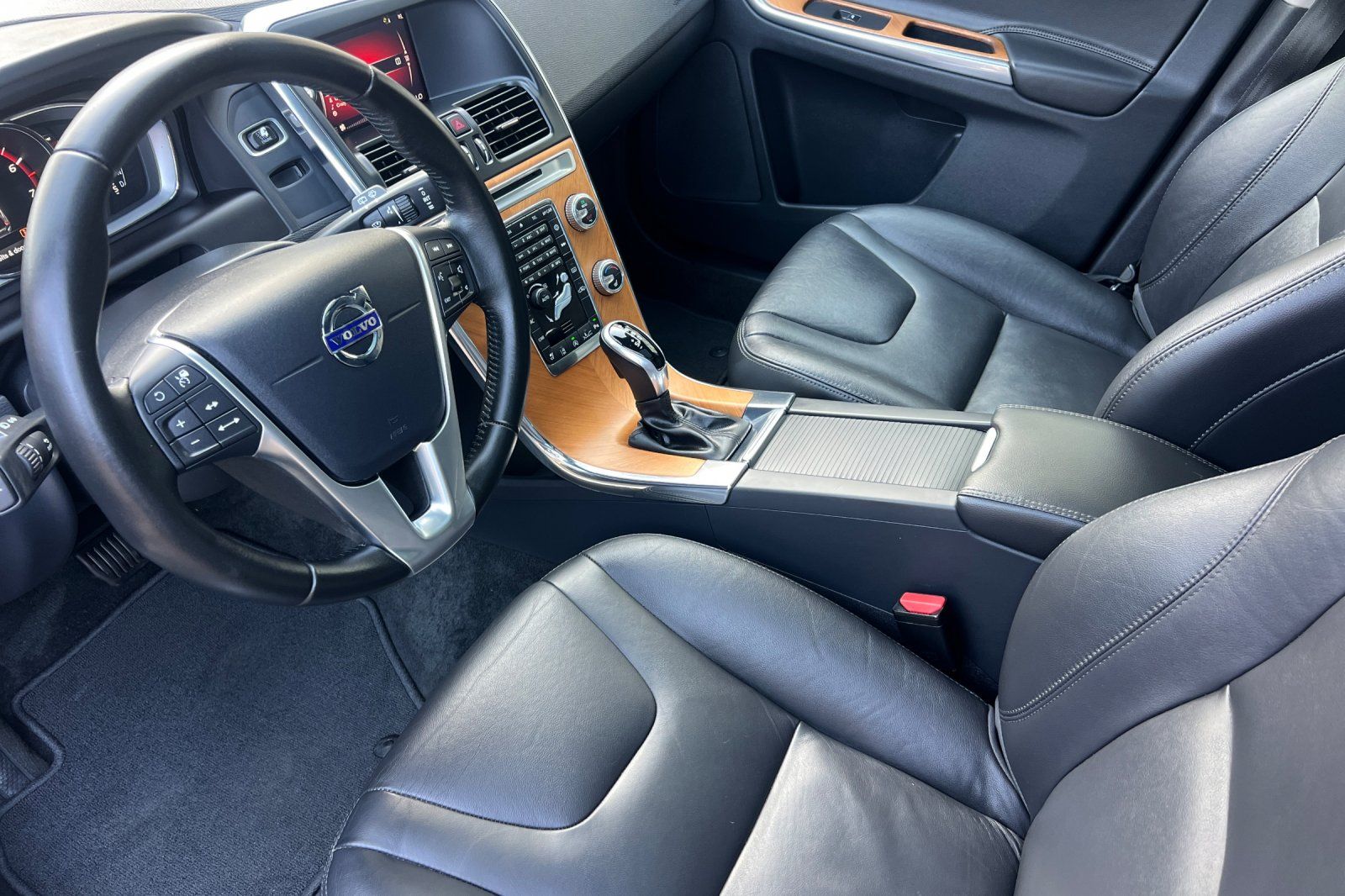 2017 Volvo XC60 T5 Inscription - Photo 9