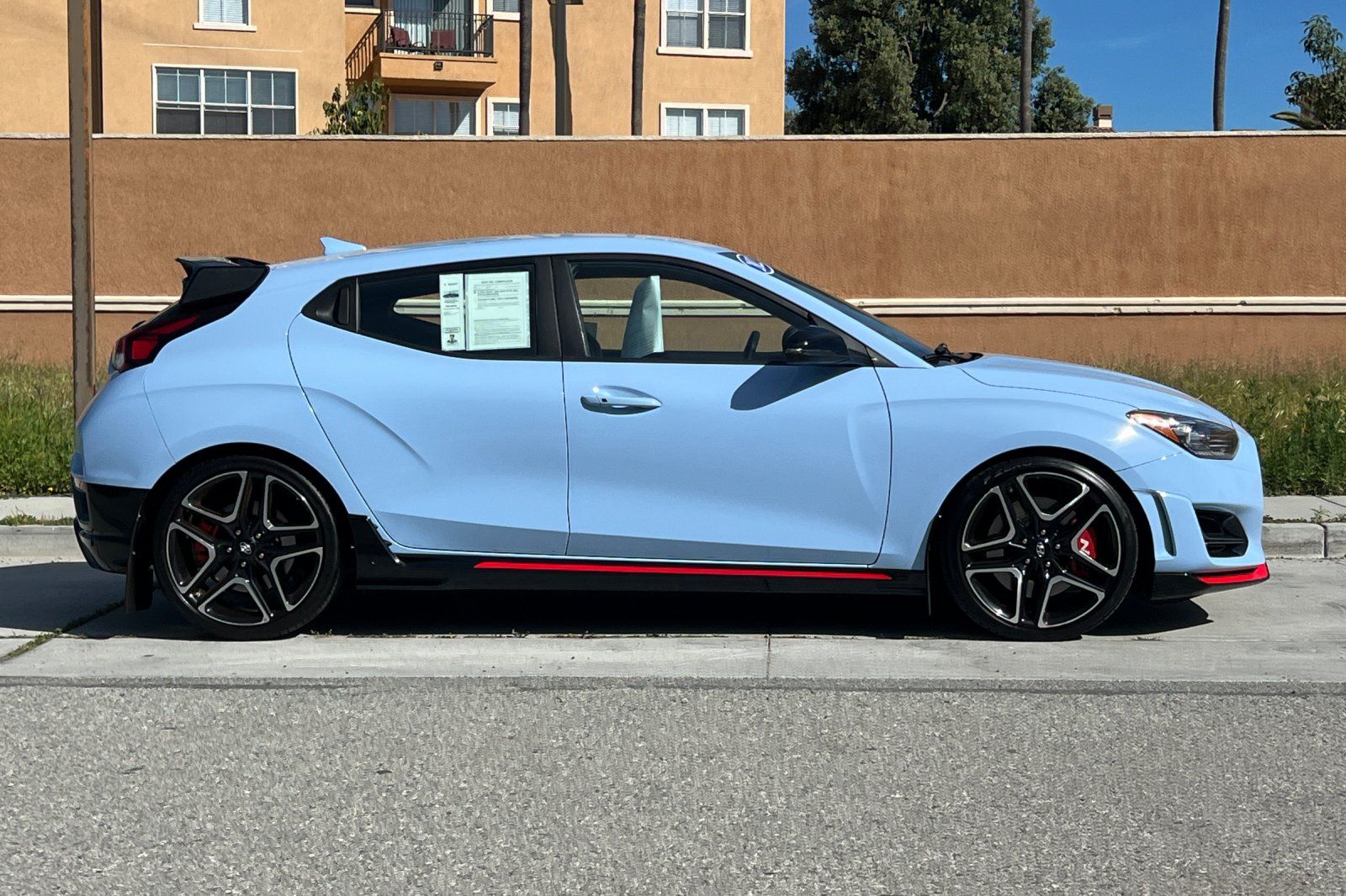 2022 Hyundai Veloster N - Photo 3