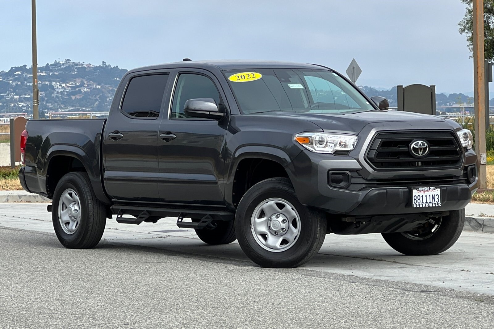 2022 Toyota Tacoma SR V6 photo 2