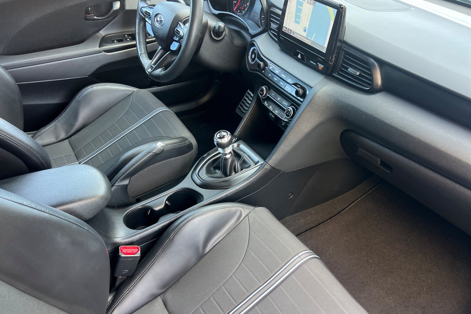 2022 Hyundai Veloster N - Photo 15