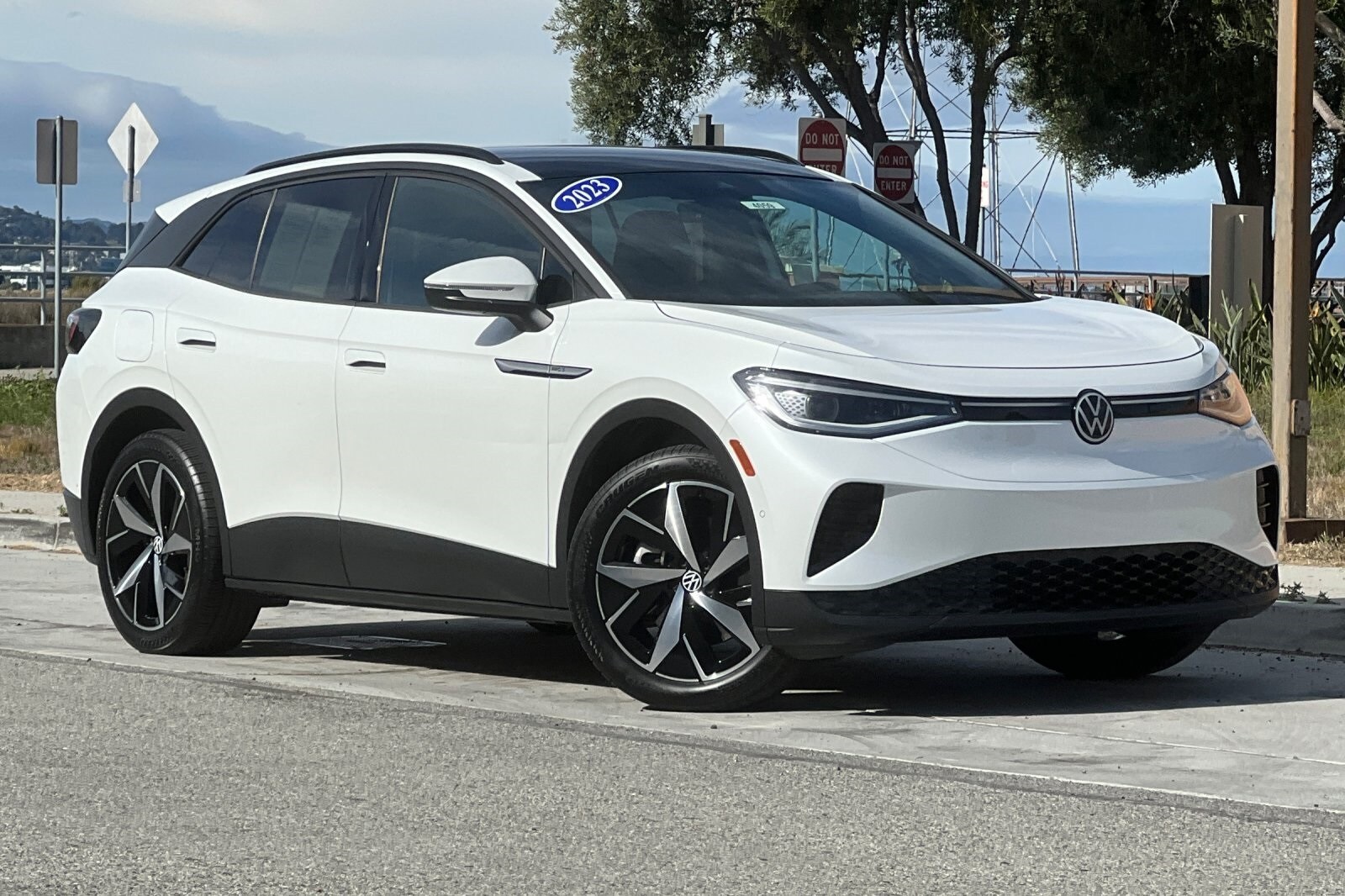 2023 Volkswagen ID.4 Pro S photo 2