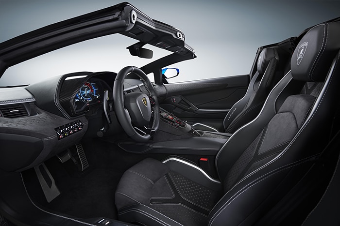 lambo-interior.jpg